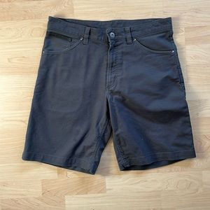 Men’s The North Face Hommes Shirts.  Waist size 32